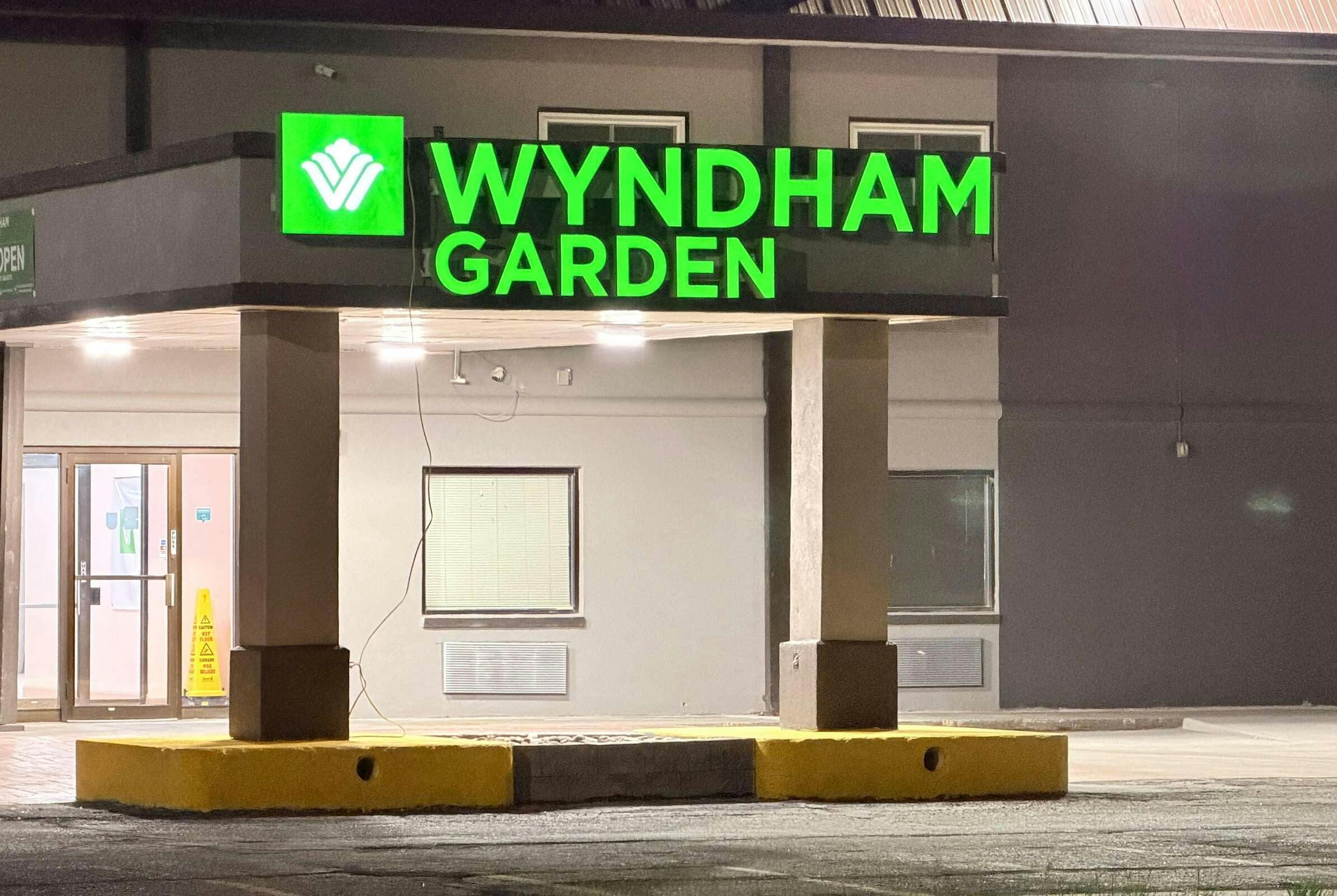 Hotel Wyndham Garden Salina Conf Ctr photo 5