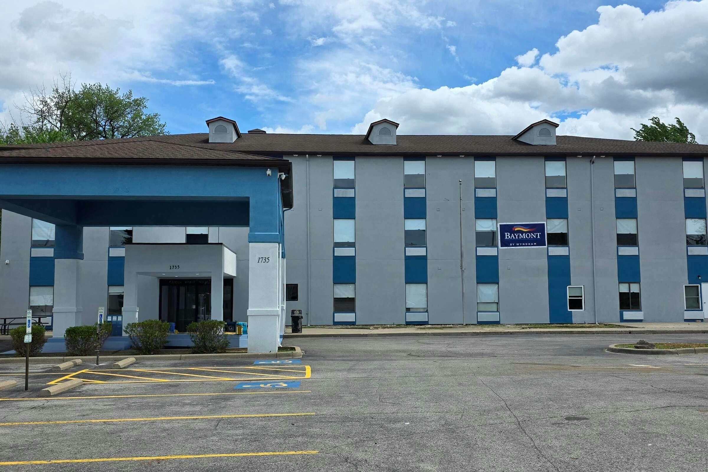 Baymont Louisville Southwest