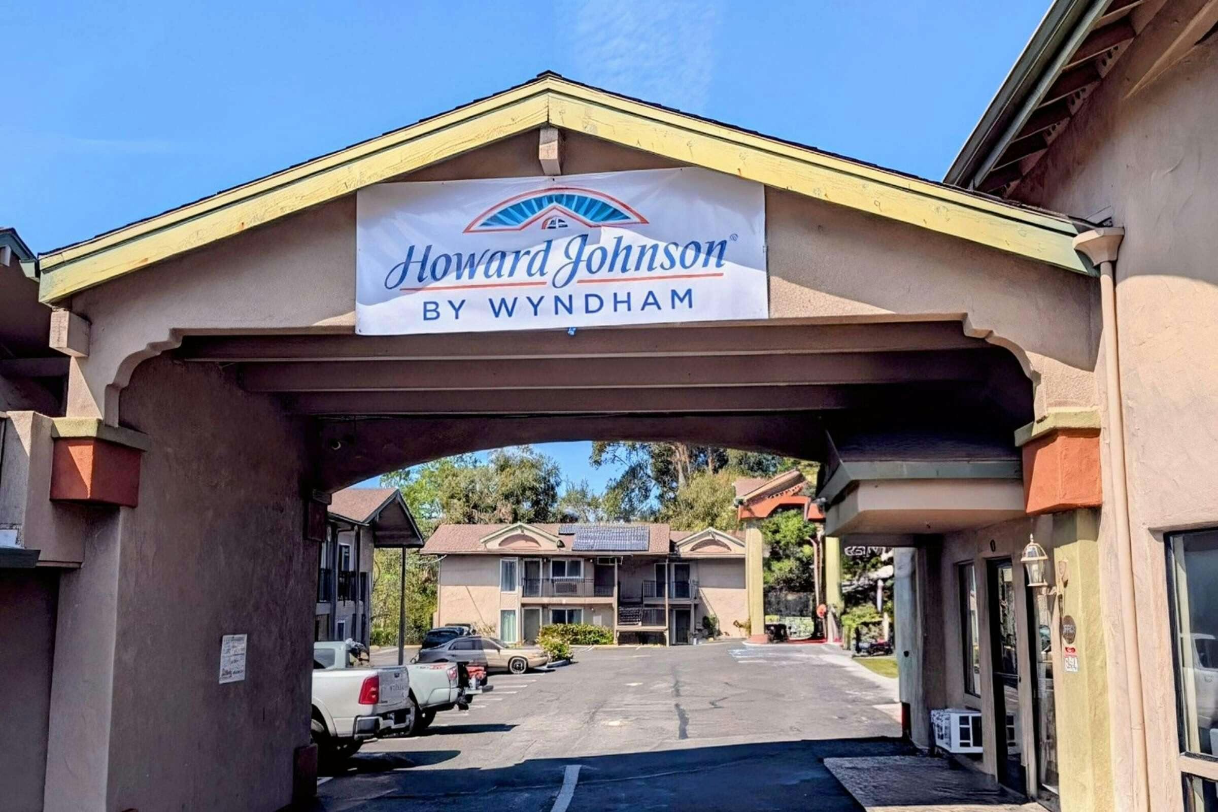 Olive Tree Inn, Howard Johnson