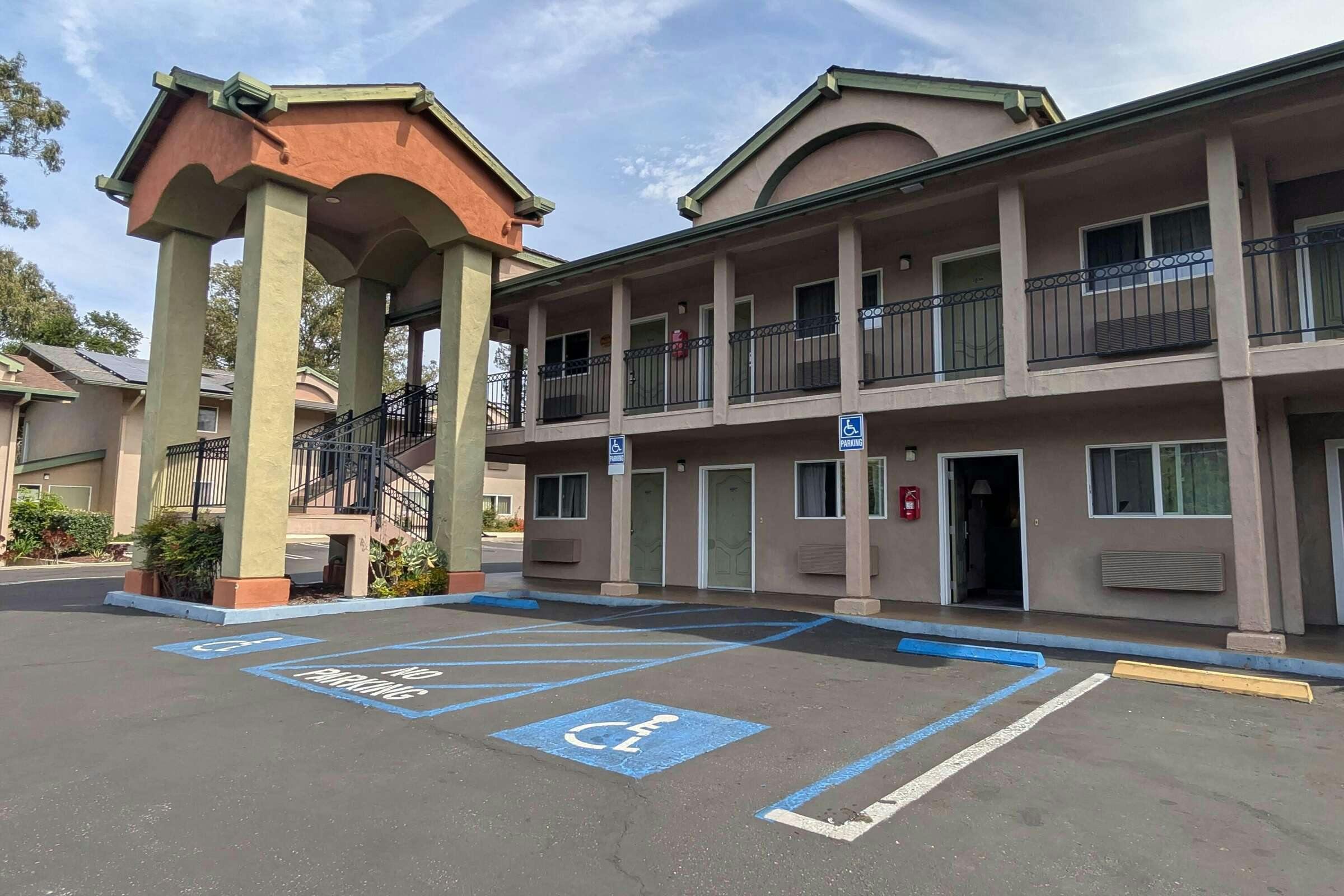 Hotel Olive Tree Inn, Howard Johnson photo 5