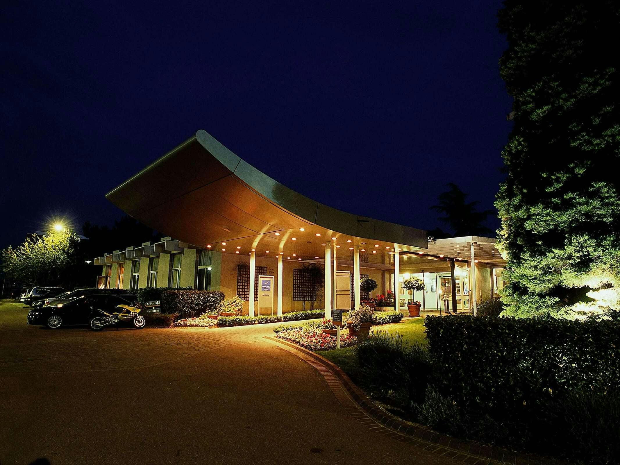 Hotel Novotel Massy Palaiseau photo 1