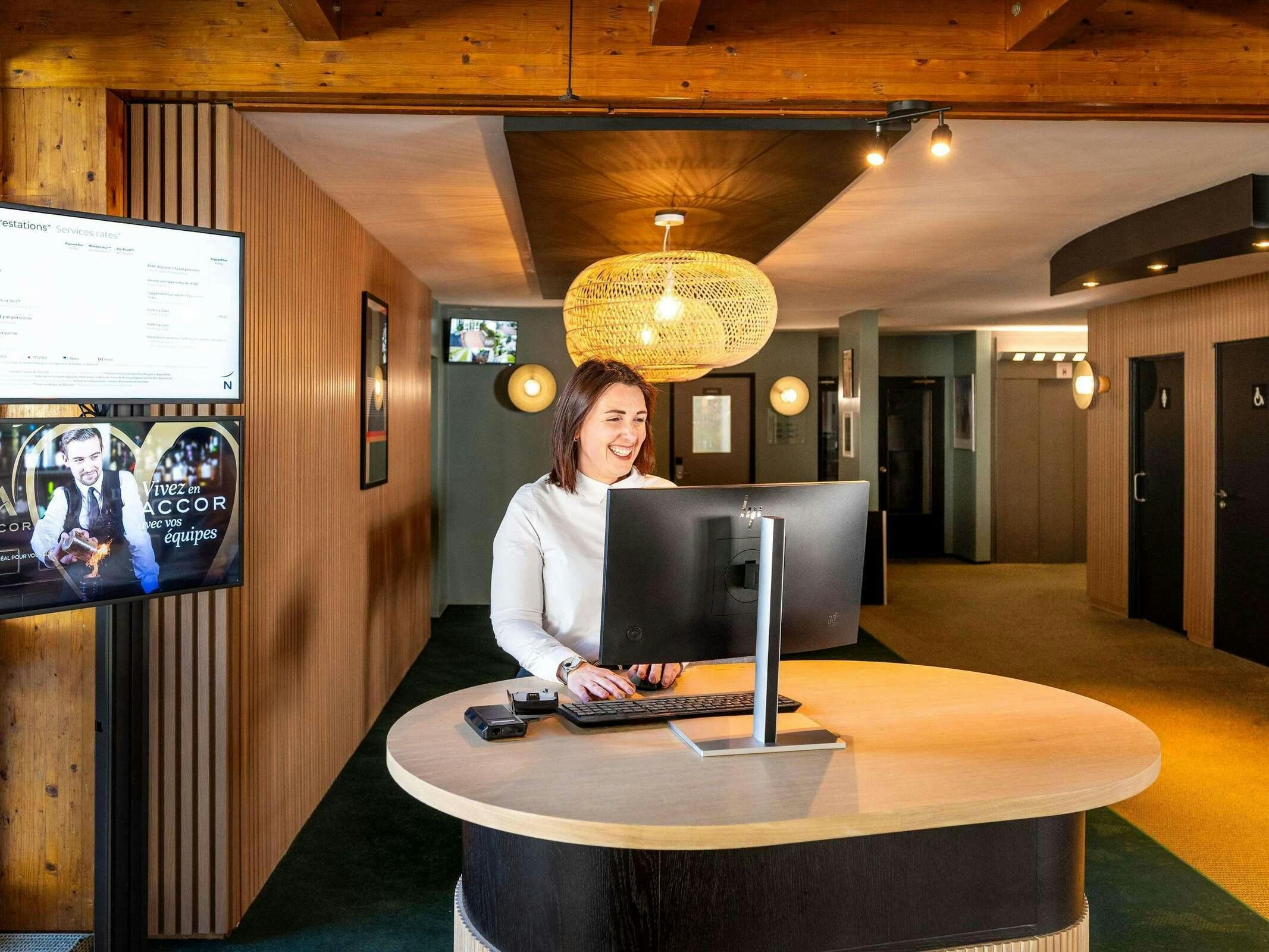 Hotel Novotel Grenoble Nord Voreppe photo 1