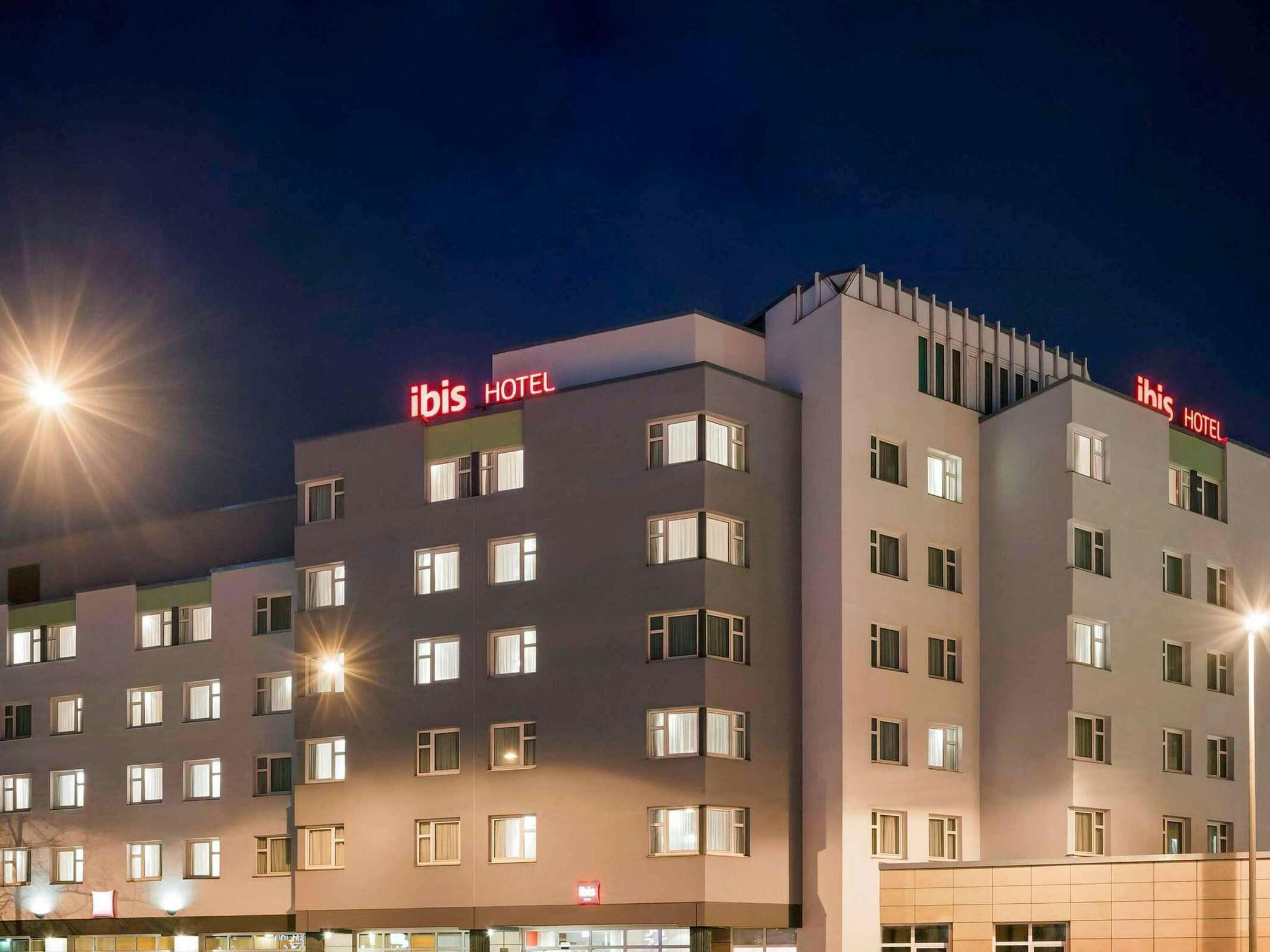 Hotel Ibis Nuernberg City Am Plaerrer photo 2