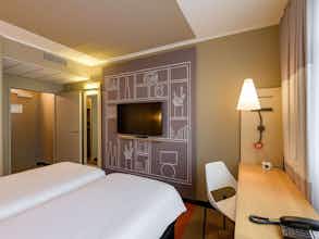 Hotel Ibis Nuernberg City Am Plaerrer photo 5