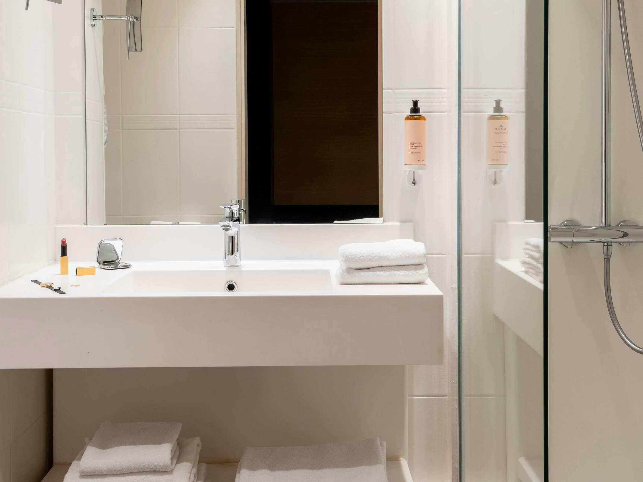 Hotel Hôtel Mercure Rouen Champ De Mars photo 4