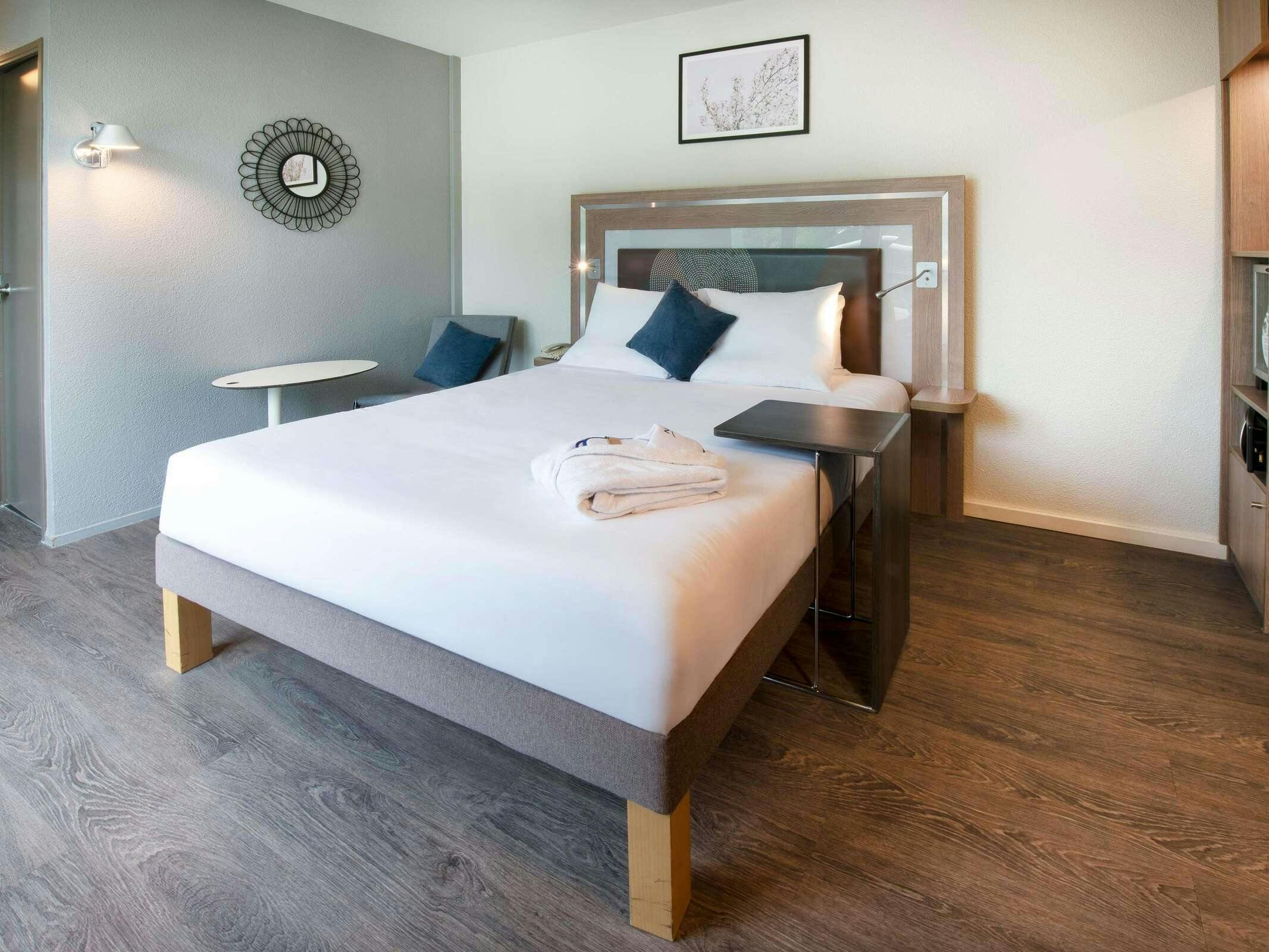 Hotel Novotel Senart Golf De Greenparc photo 2