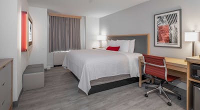 St. Clair Hotel - Magnificent Mile