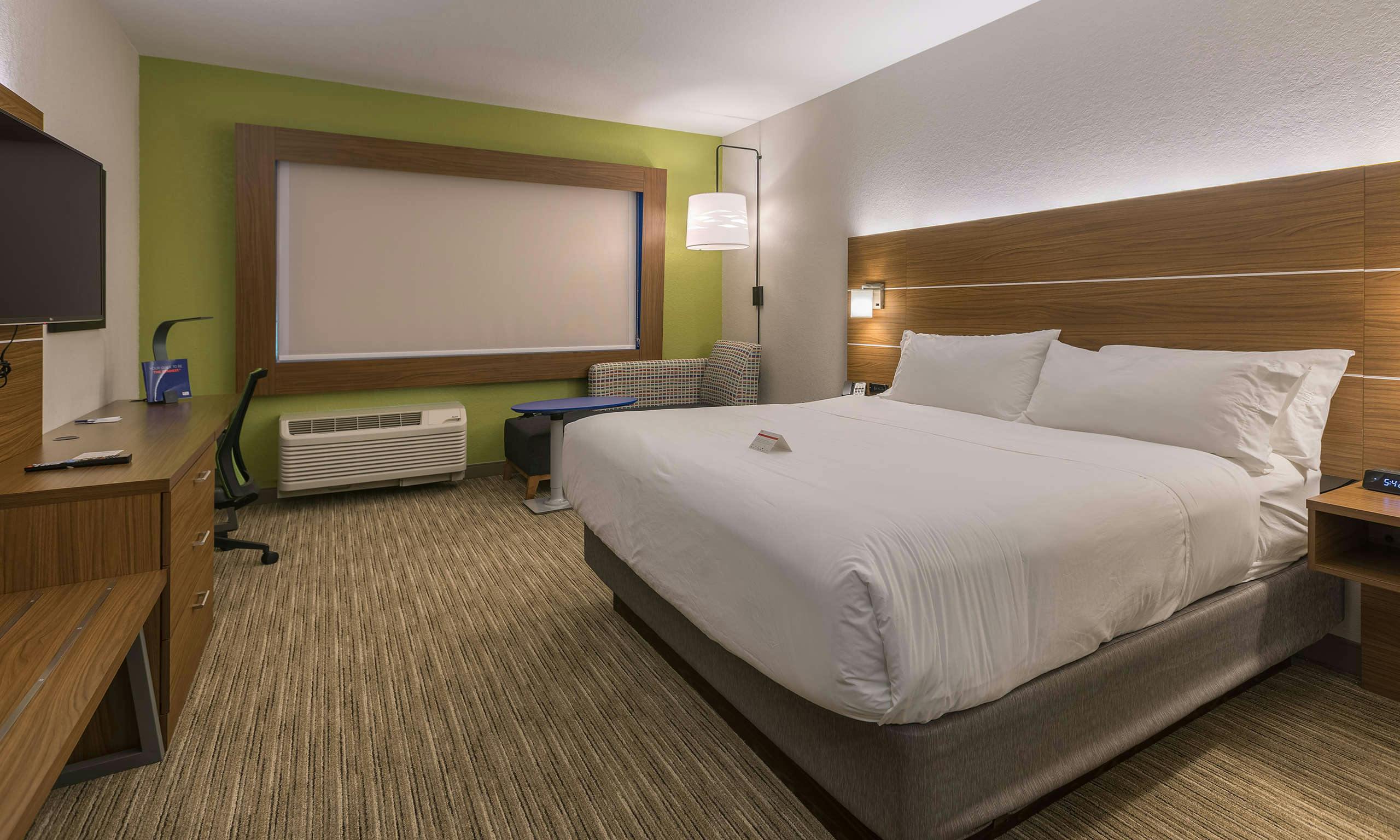 Holiday Inn Express & Suites San Marcos South