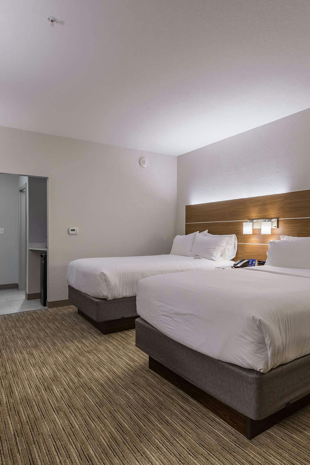 Hotel Holiday Inn Express & Suites San Marcos South photo 4