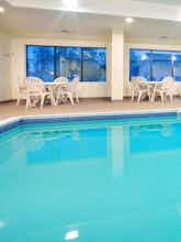 Hotel Holiday Inn Express Hotel & Suites Bradley Airport photo 5