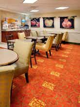 Hotel Holiday Inn Express Hotel & Suites Bradley Airport photo 4