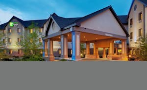 Holiday Inn Express Hotel & Suites Bradley Airport