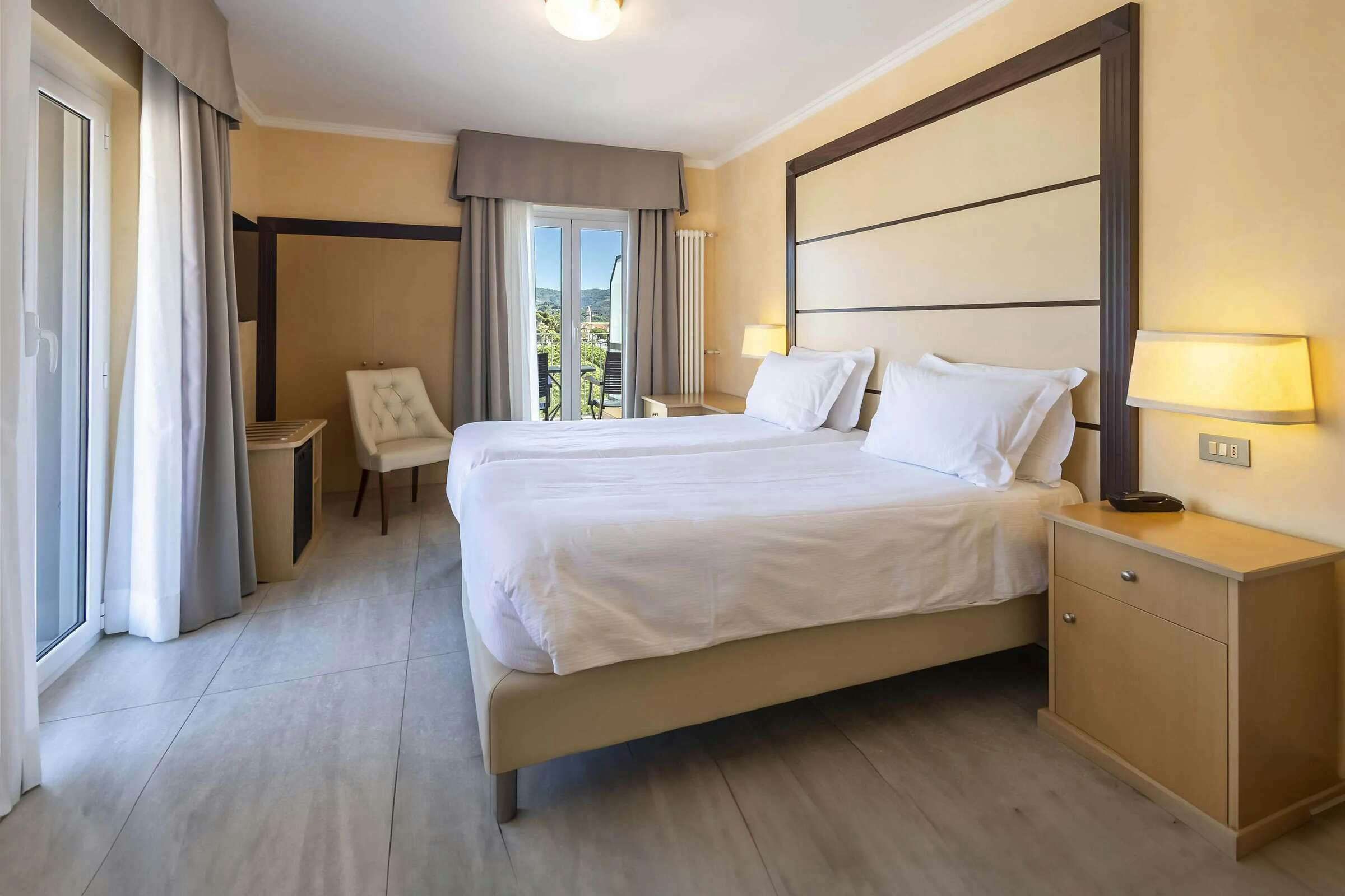 Hotel B&B HOTEL Diano Marina Palace photo 2