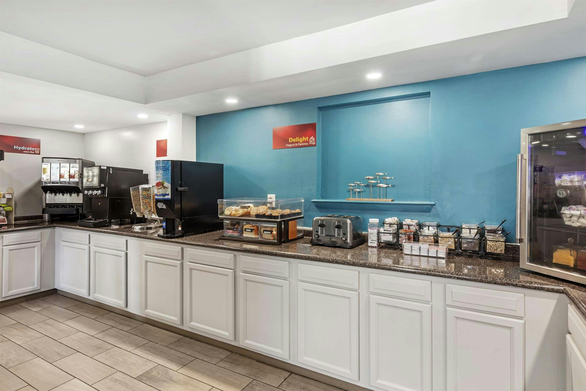 Hotel Best Western Plus Holiday Sands Inn & Suites photo 2