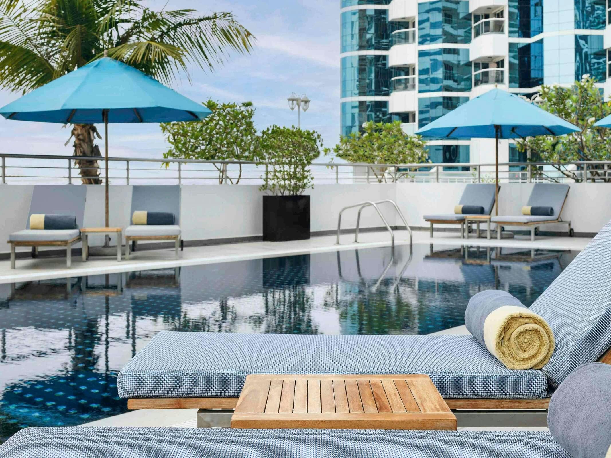 MOVENPICK JUMEIRAH LAKES TOWER