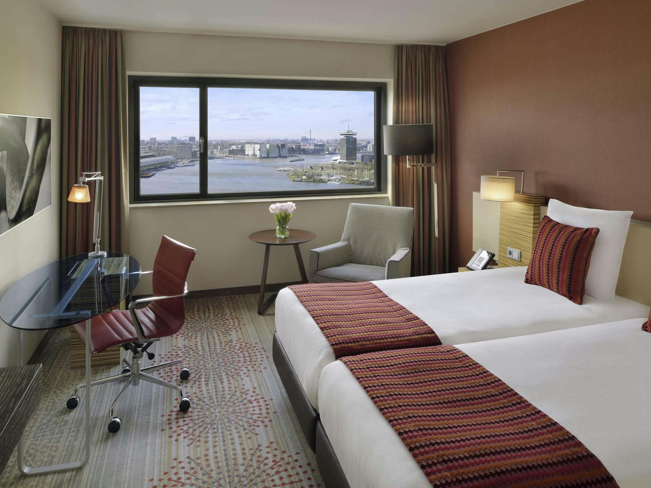 Hotel Mövenpick Hotel Amsterdam City Center photo 5