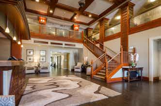 Hotel West Inn & Suites photo 2