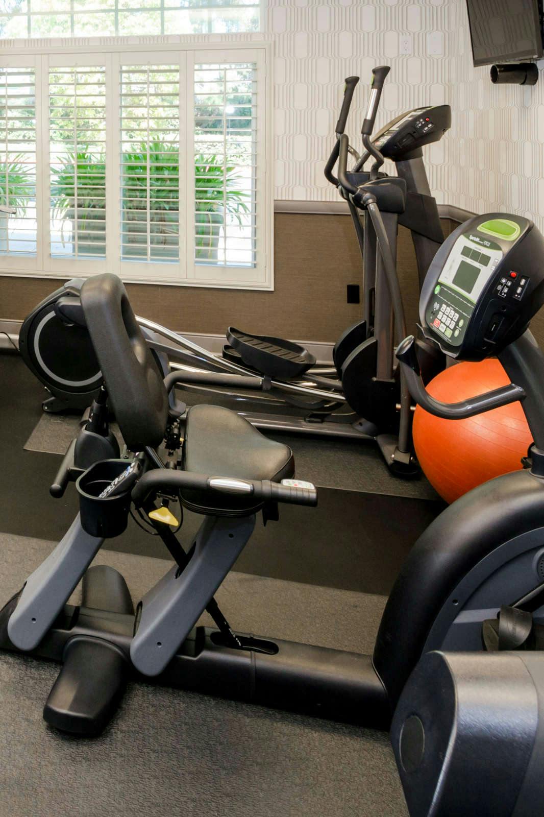 Hotel West Inn & Suites photo 4