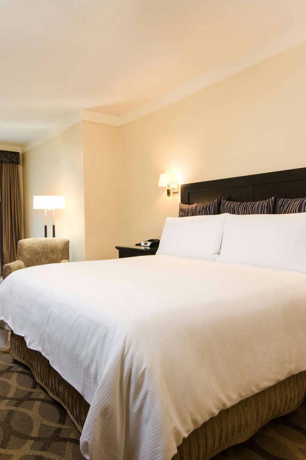 Hotel West Inn & Suites photo 2