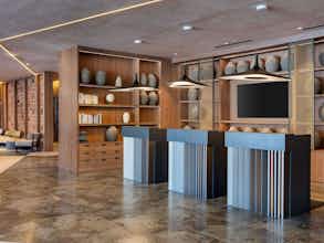 Hotel Novotel Valencia Lavant photo 2