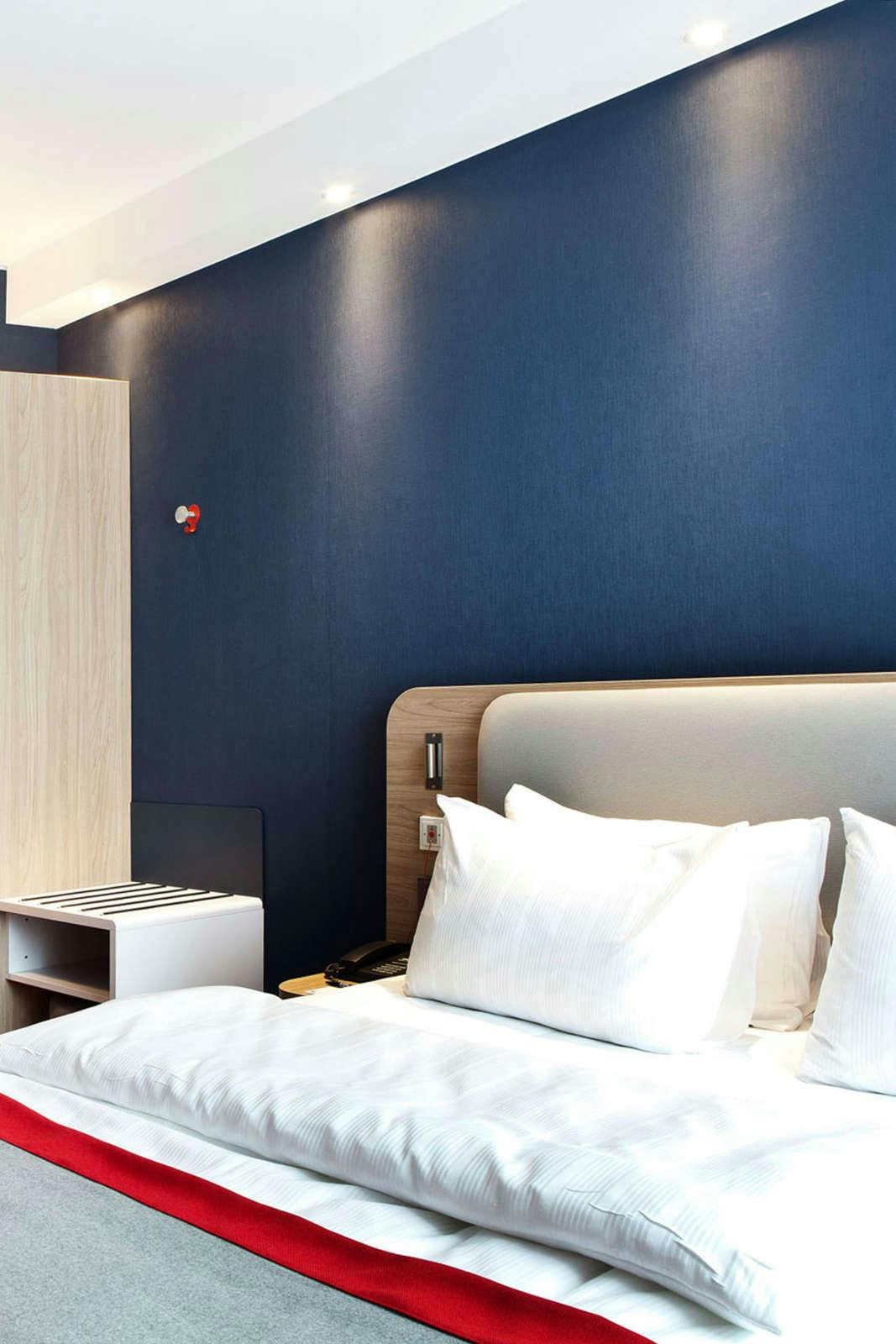 Hotel Holiday Inn Express Frankfurt Airport - Raunheim photo 1