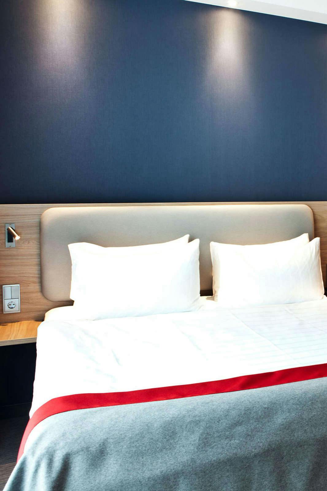 Hotel Holiday Inn Express Frankfurt Airport - Raunheim photo 2