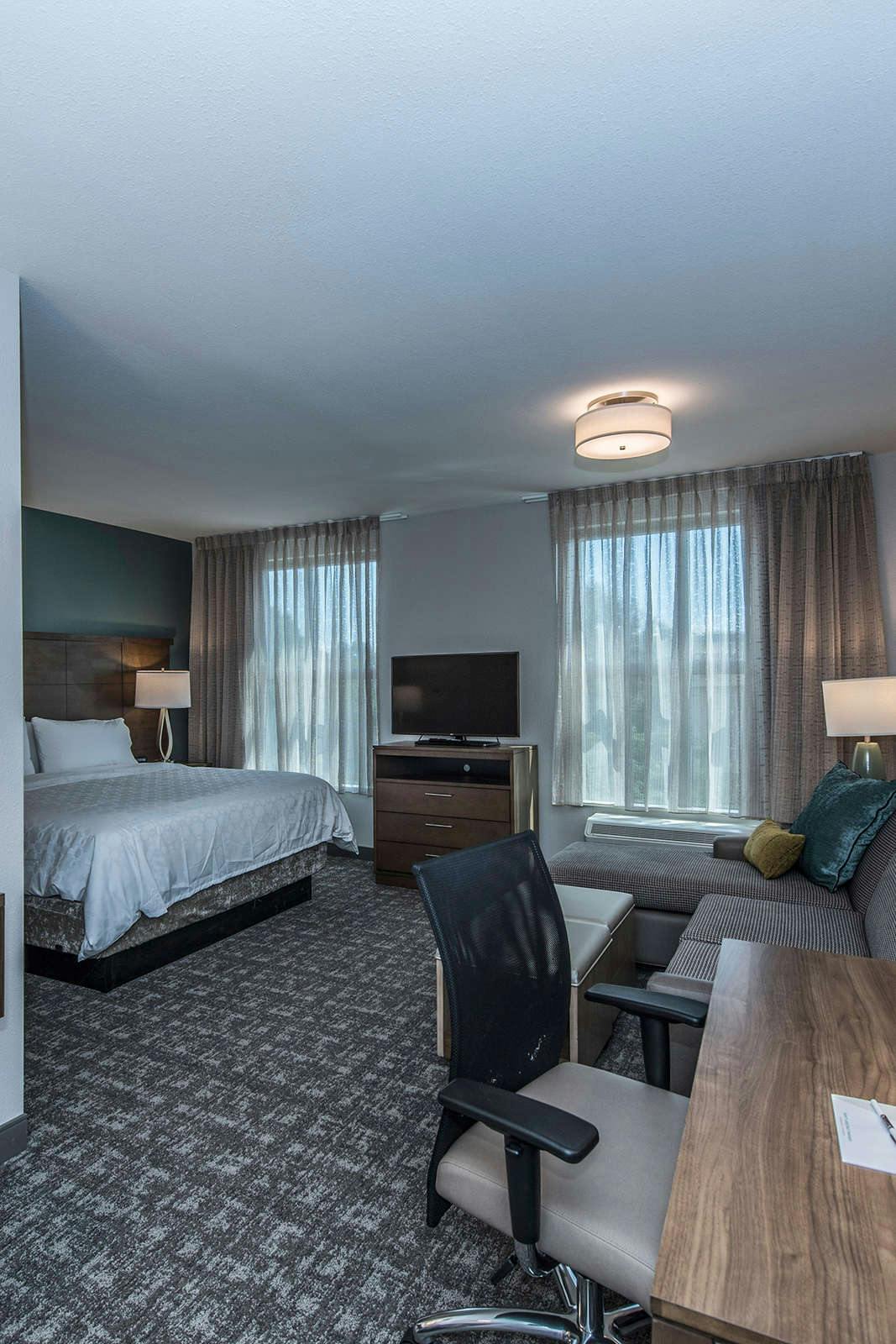 Hotel Staybridge Suites Charleston Mount Pleasant photo 1