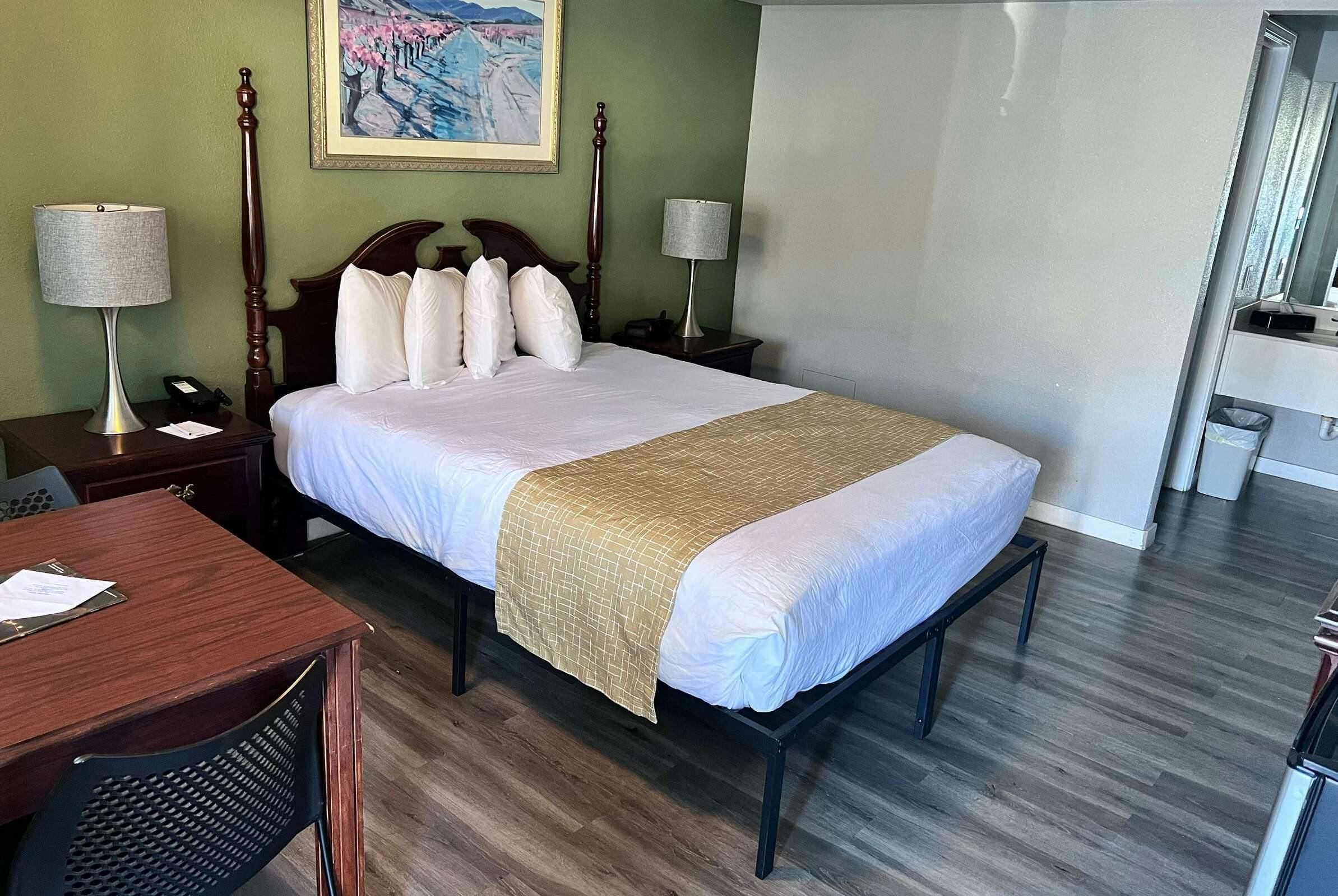 Hotel Travelodge Redding CA photo 2