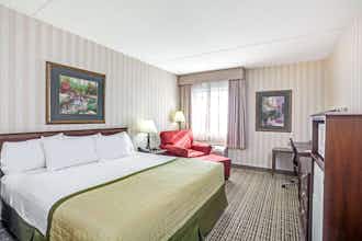 Hotel Baymont Louisville Airport S photo 2