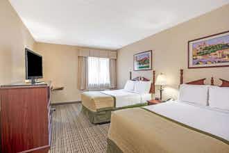 Hotel Baymont Louisville Airport S photo 4