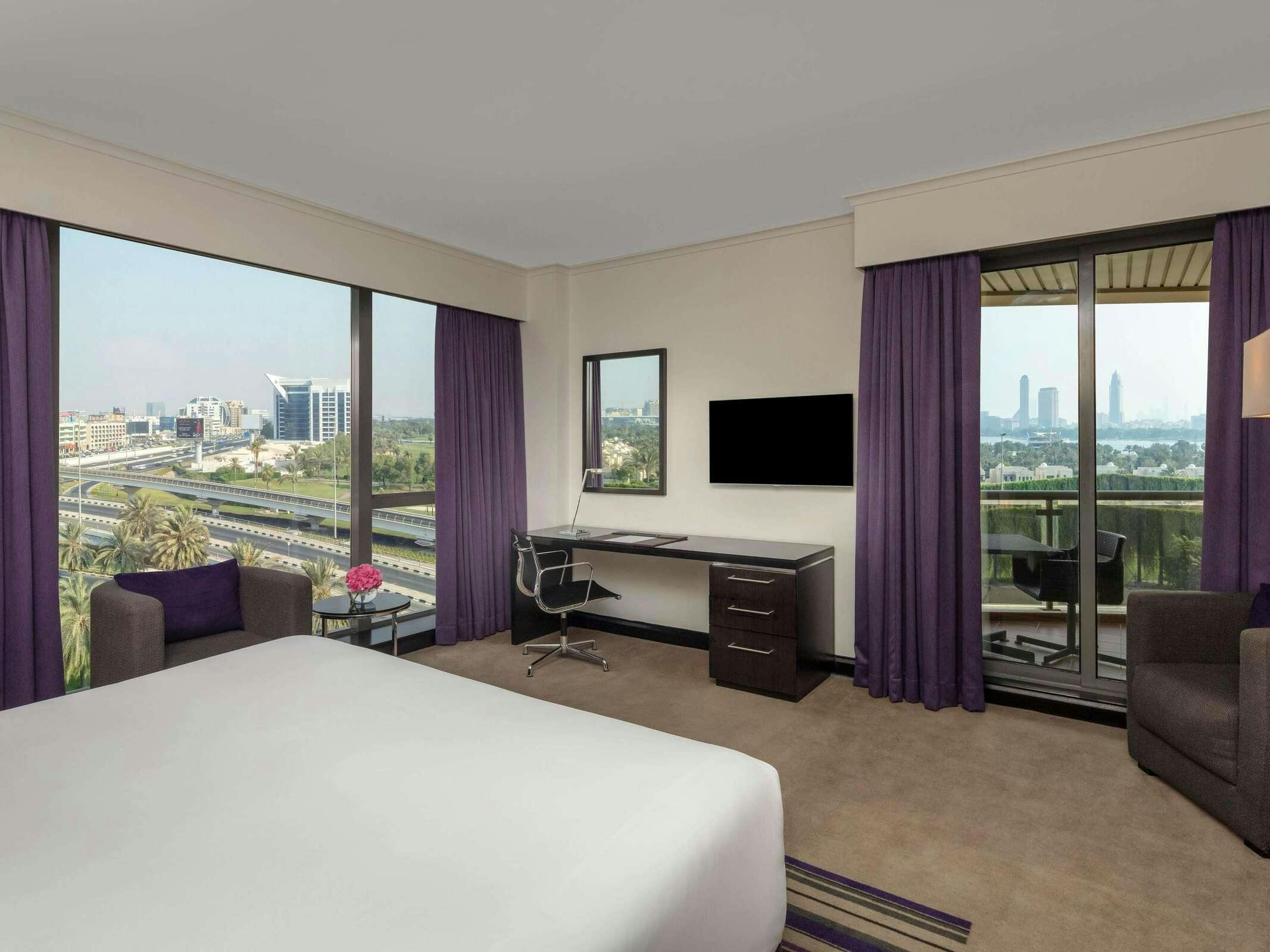 Hotel PULLMAN DUBAI CREEK CITY CENTRE photo 1