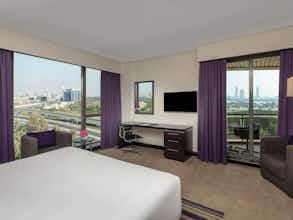 Hotel PULLMAN DUBAI CREEK CITY CENTRE photo 1
