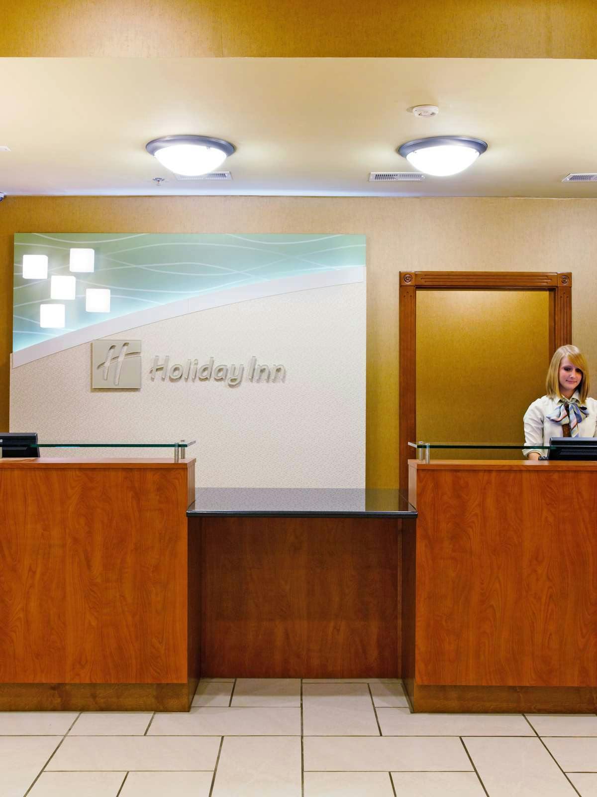 Hotel Holiday Inn Batesville photo 2