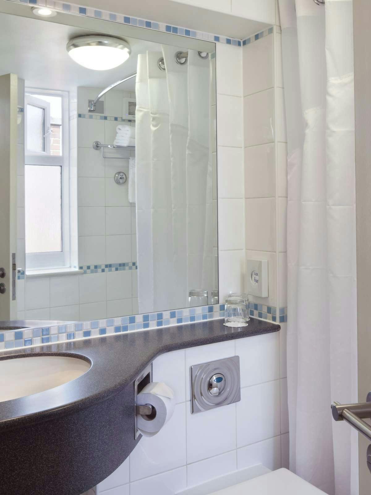 Hotel Holiday Inn Basingstoke photo 2