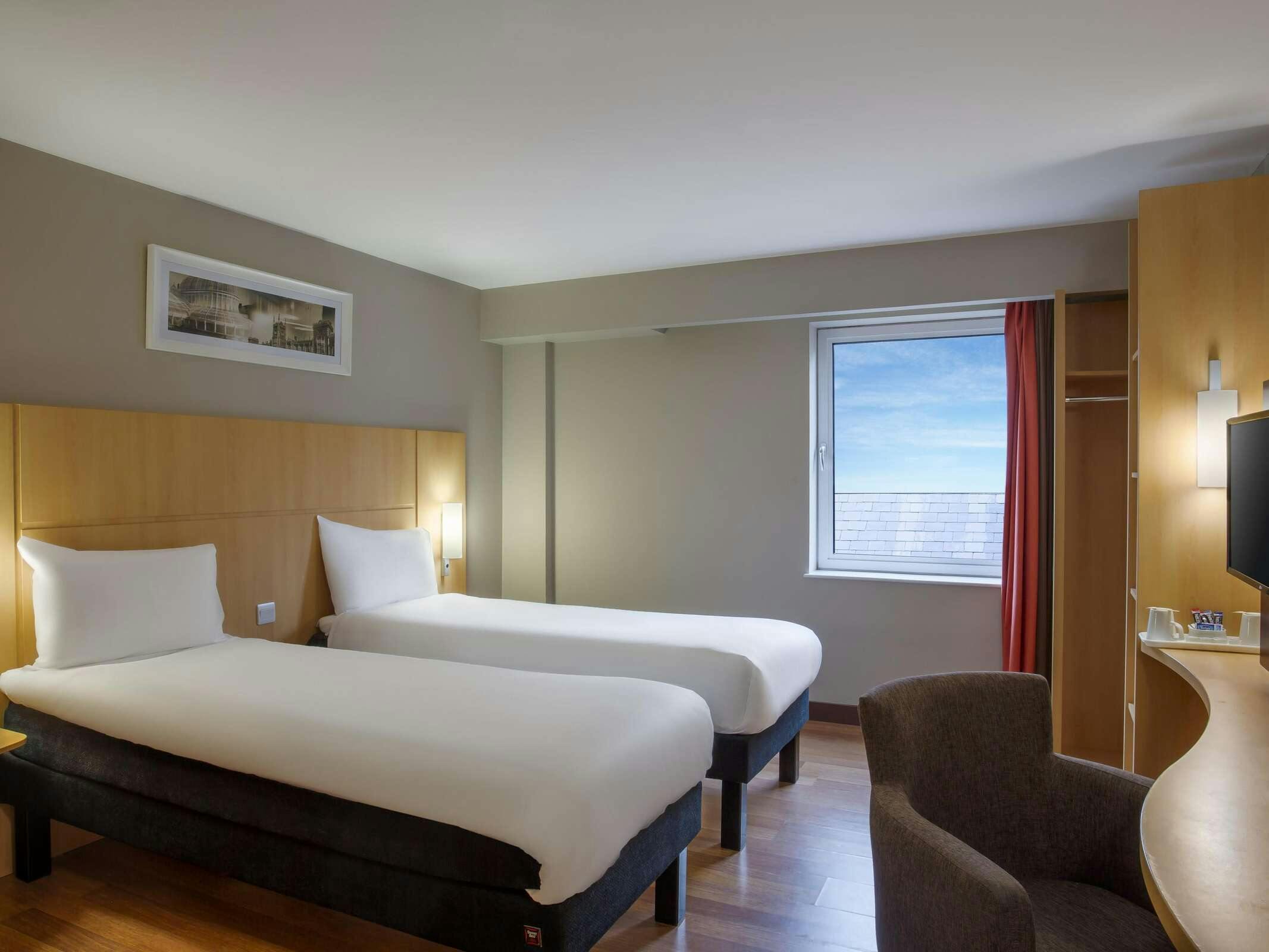 Hotel Ibis Belfast Queens Quarter photo 5