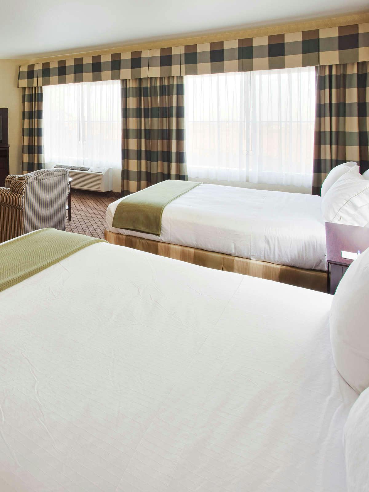 Hotel Holiday Inn Express Lodi photo 1