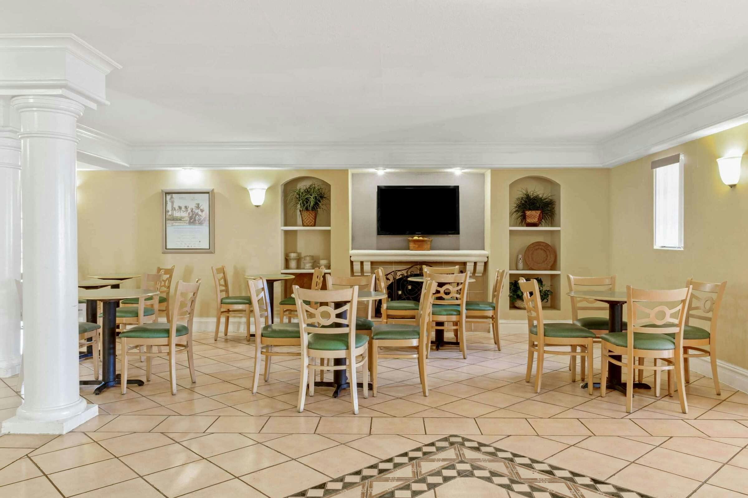 Hotel La Quinta St Pete-Clearwater photo 5
