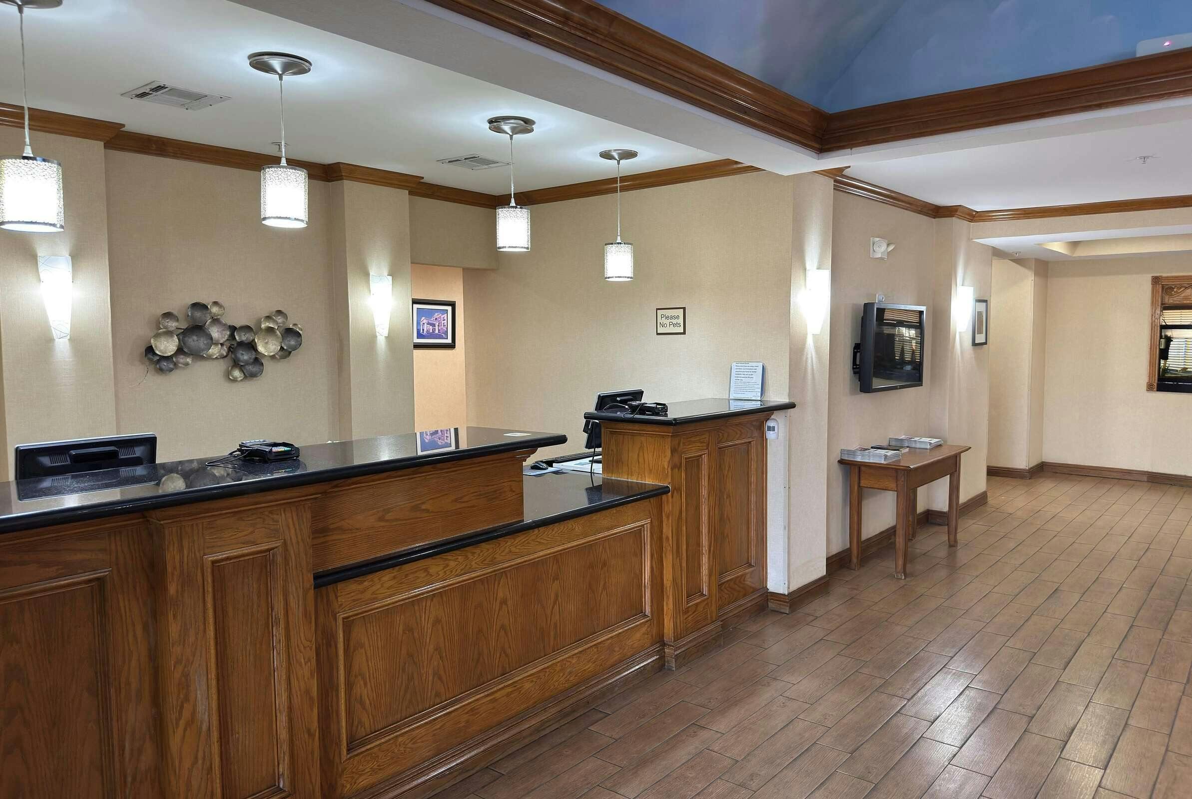 Hotel Wingate Lubbock TX South photo 2