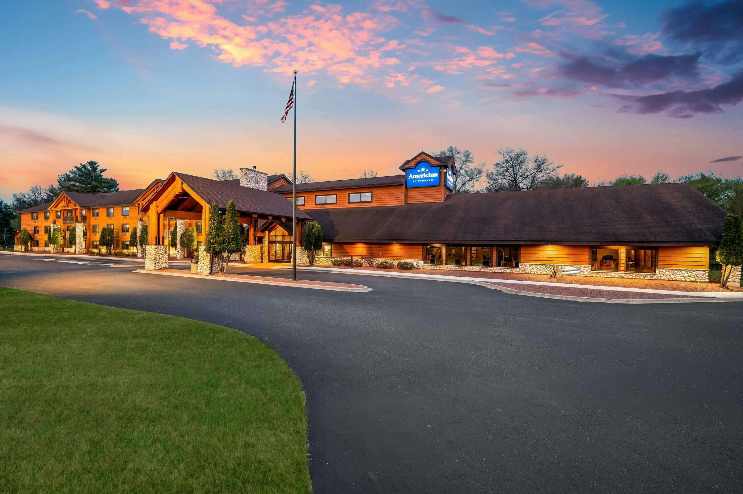 Hotel AmericInn WI Dells photo 1