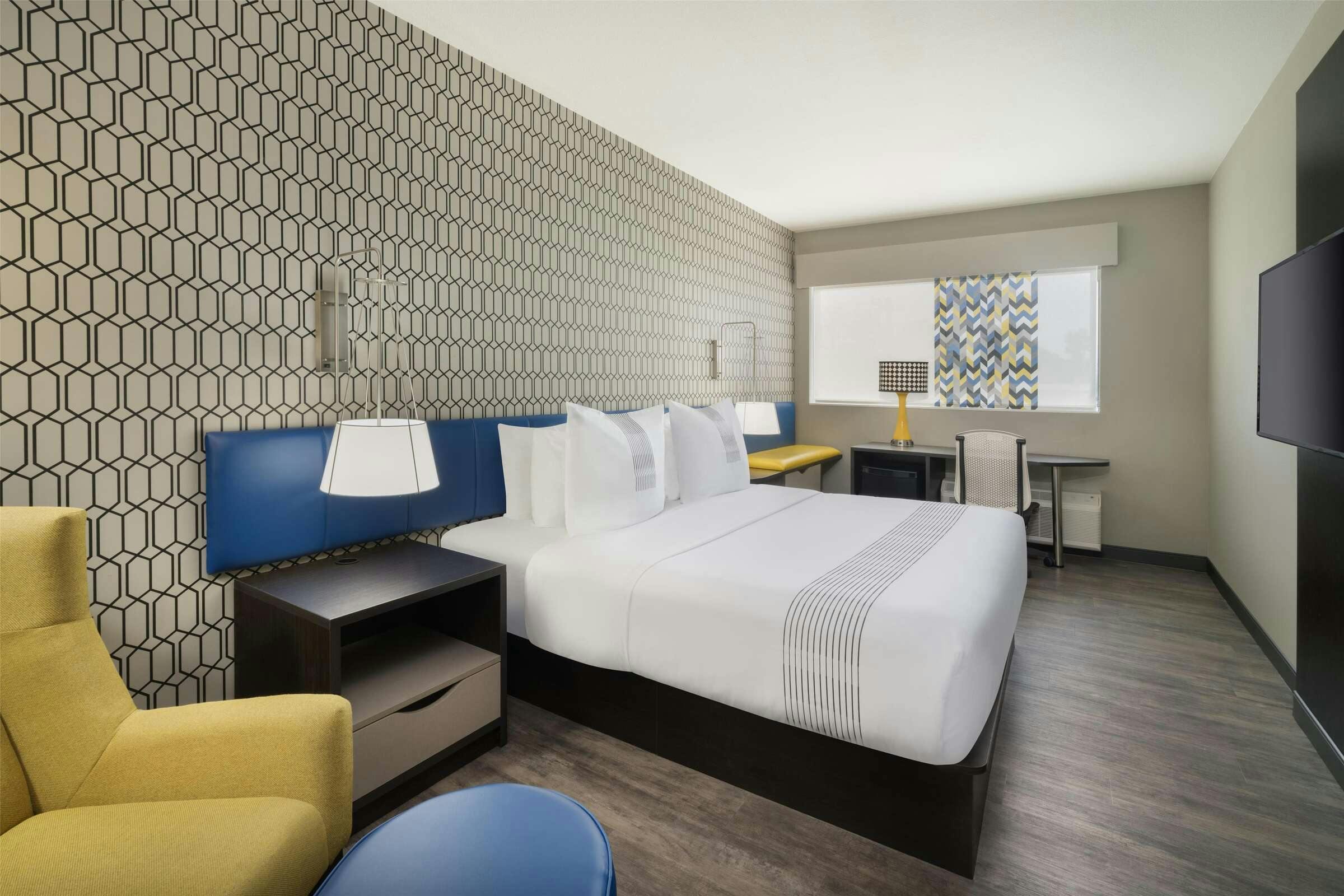 Glō Best Western Tulsa Catoosa East Route 66