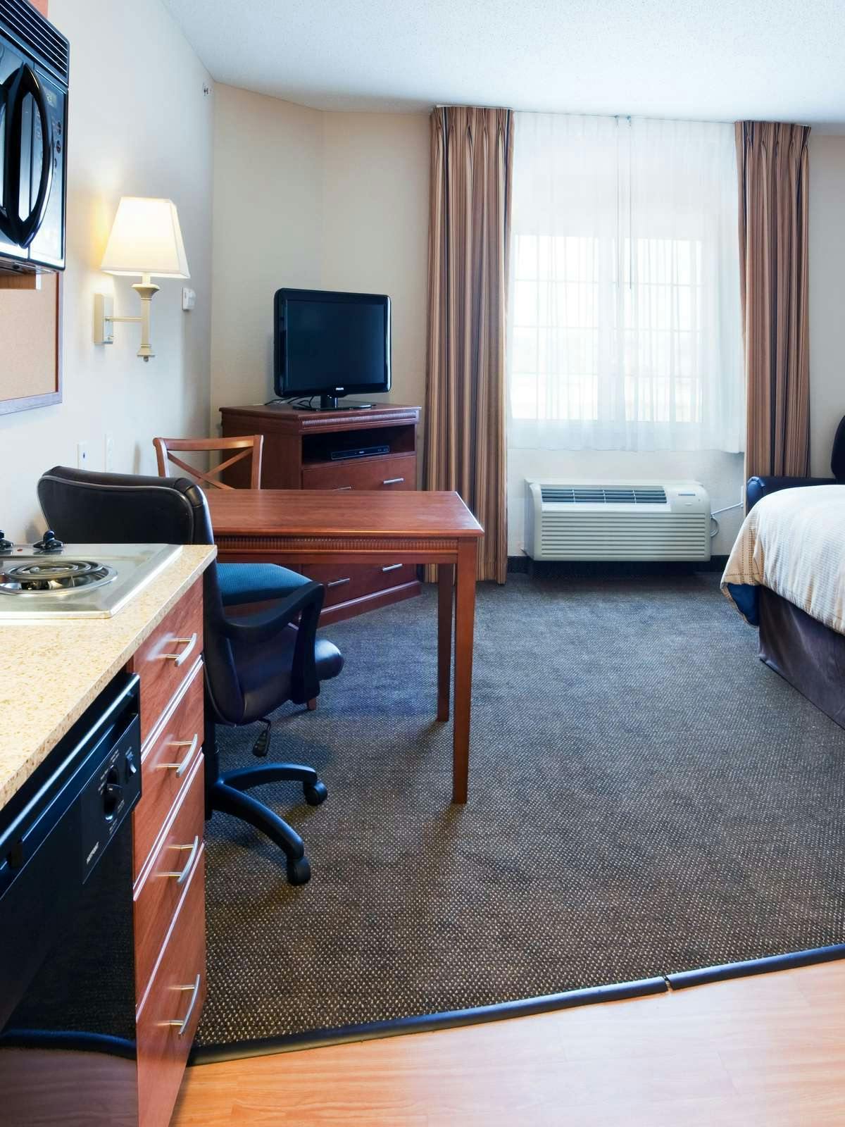 Hotel Candlewood Suites New Bern photo 2