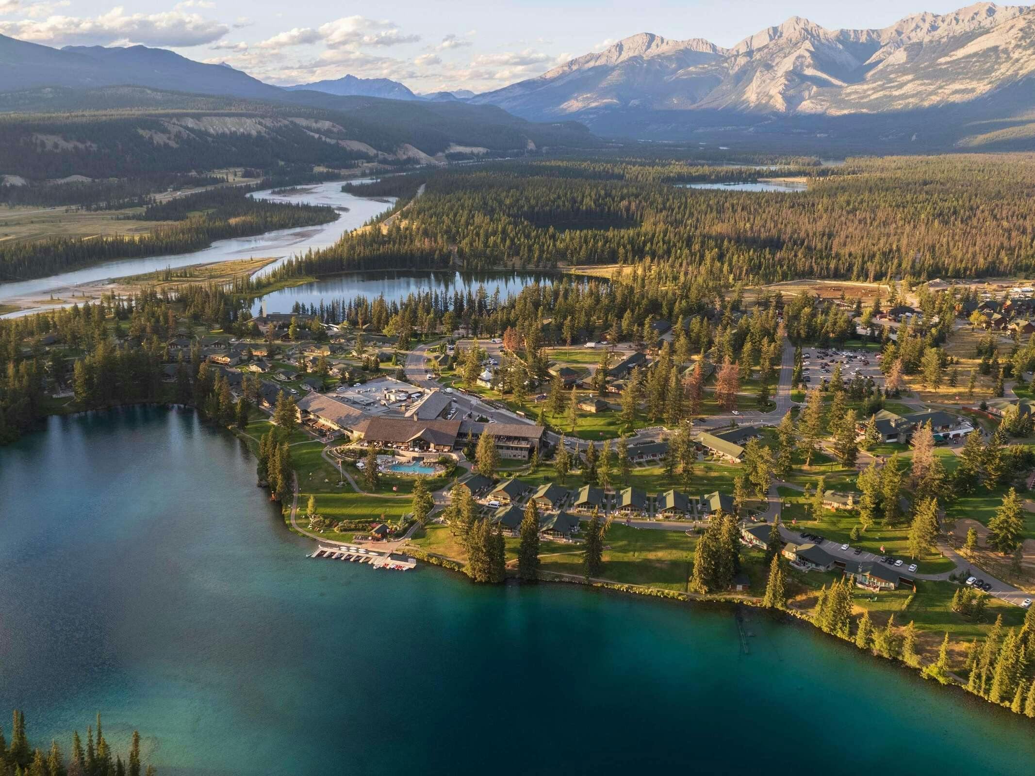 Hotel The Fairmont Jasper Park Lodge photo 4