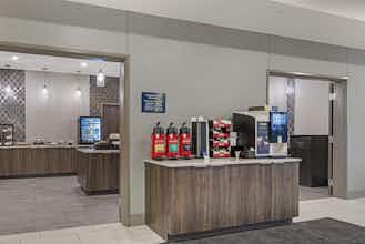 Hotel Best Western Plus Marquette Hotel & Suites photo 1