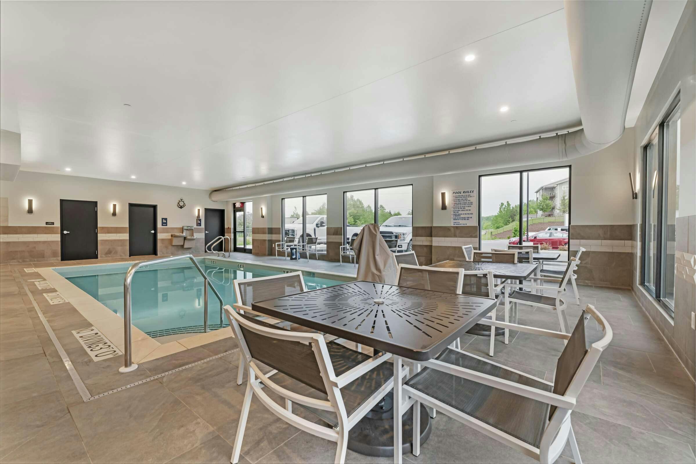 Hotel Best Western Plus Marquette Hotel & Suites photo 3