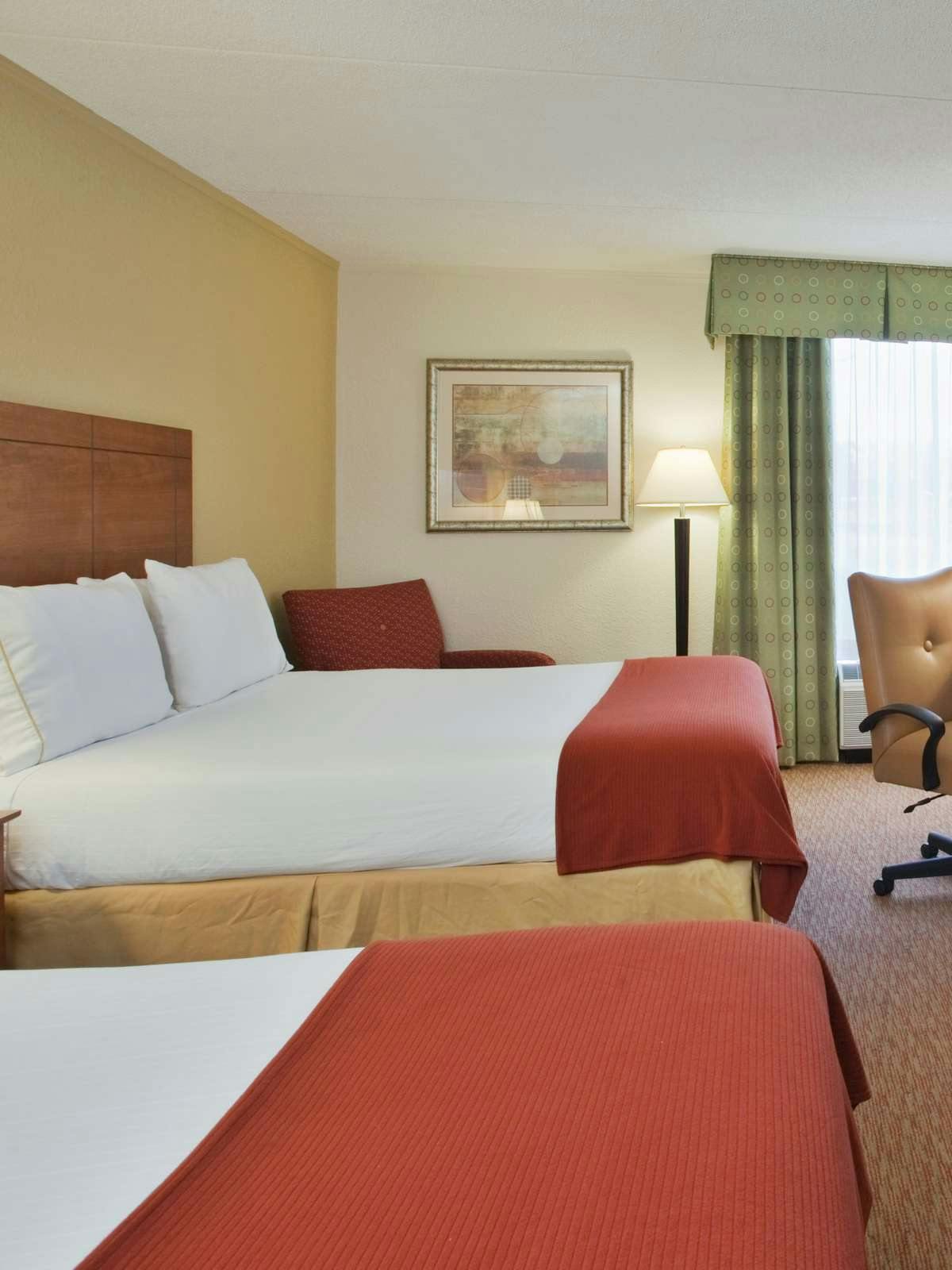 Hotel Holiday Inn Express Lynchburg photo 1