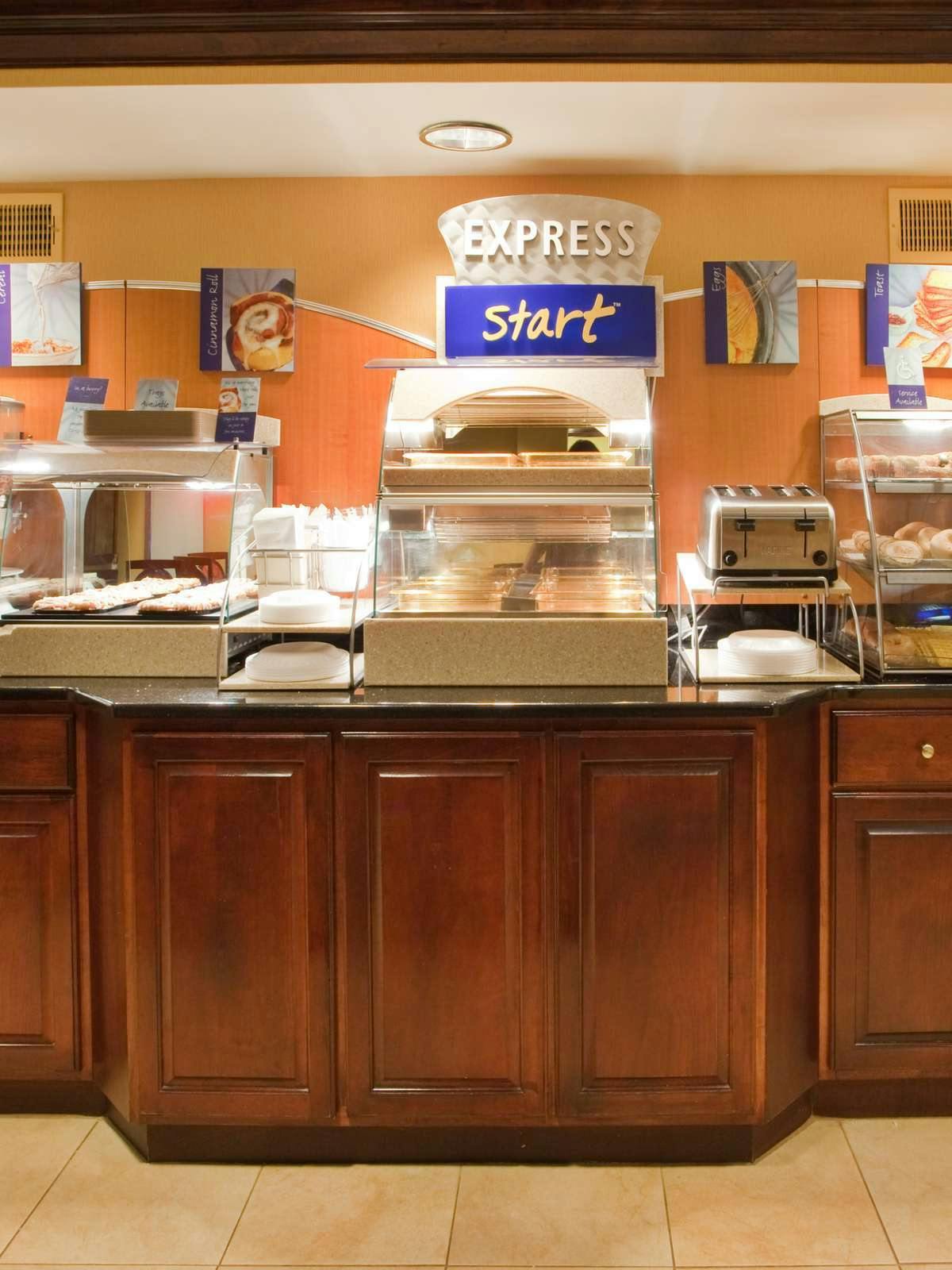 Hotel Holiday Inn Express Lynchburg photo 5