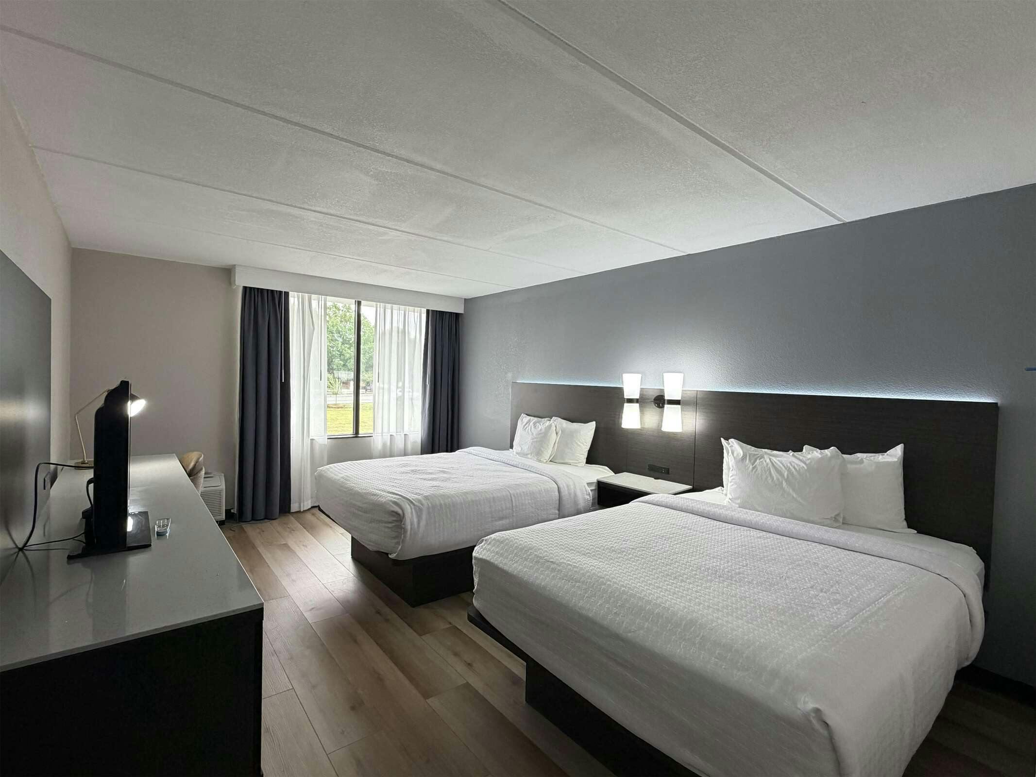 Hotel Sure Stay By Best Western Charlotte Matthews photo 4