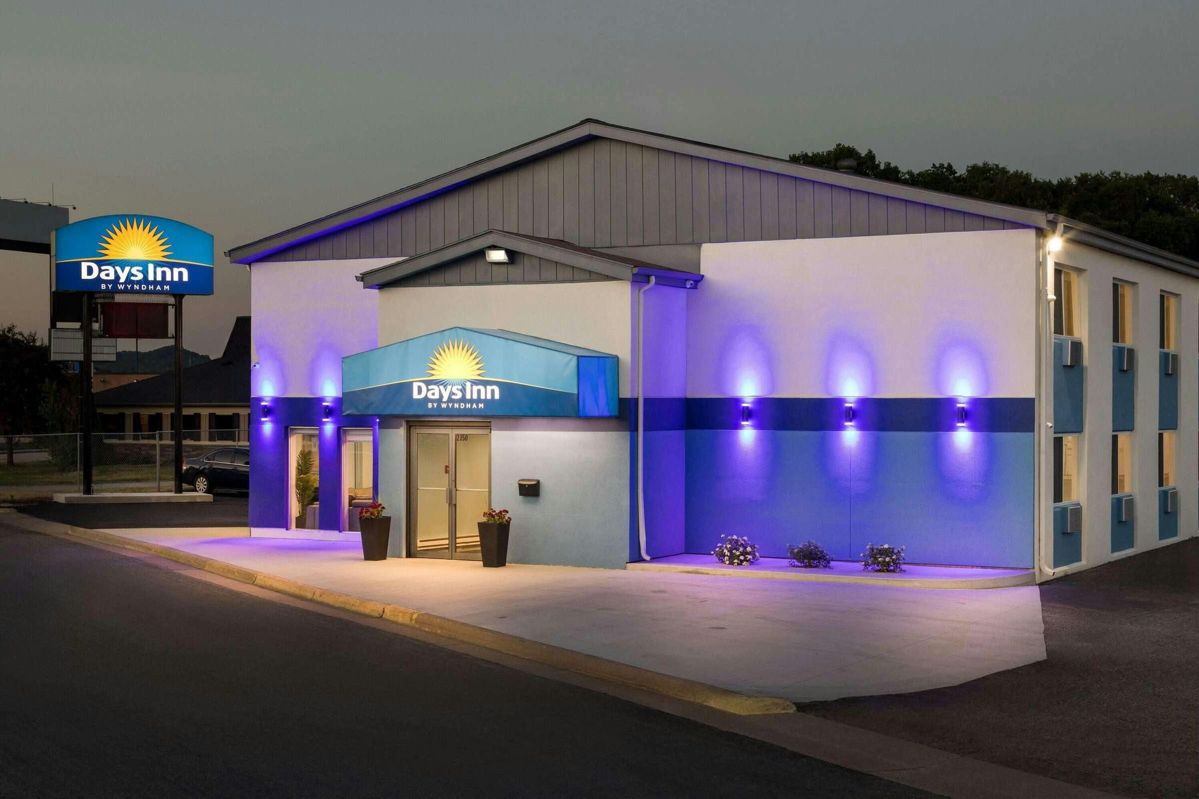 Hotel Days Inn La Crosse photo 1