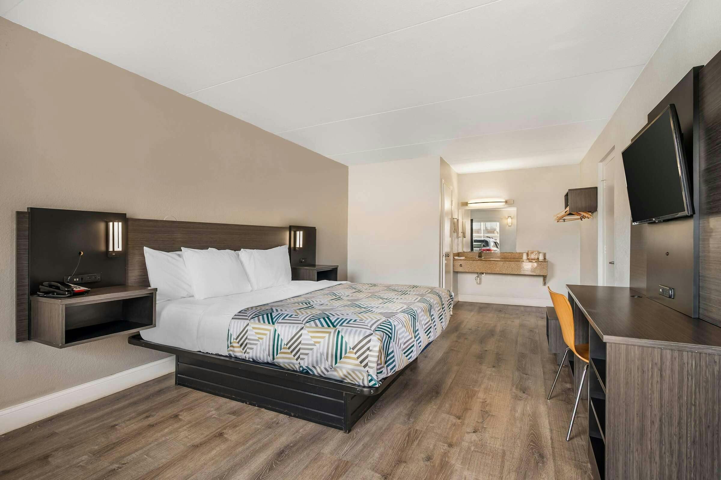 Hotel Travelodge Norfolk Airport photo 1