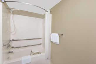 Hotel Super 8 Macomb IL photo 5